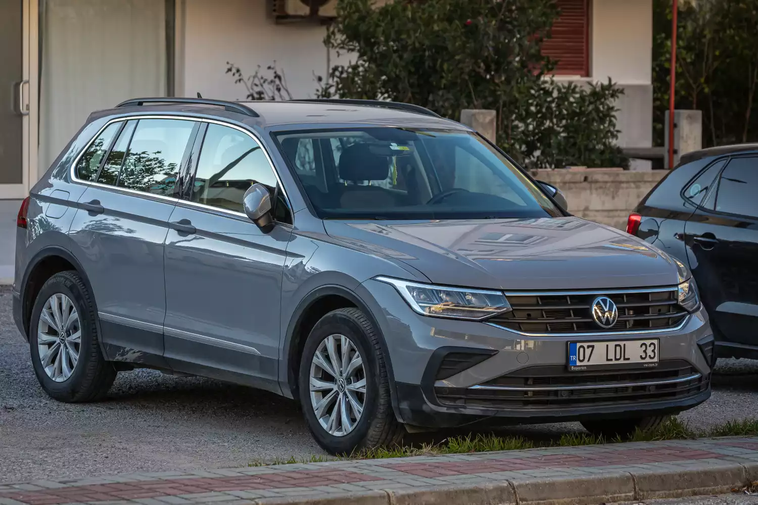 Volkswagen Tiguan trunk organizer