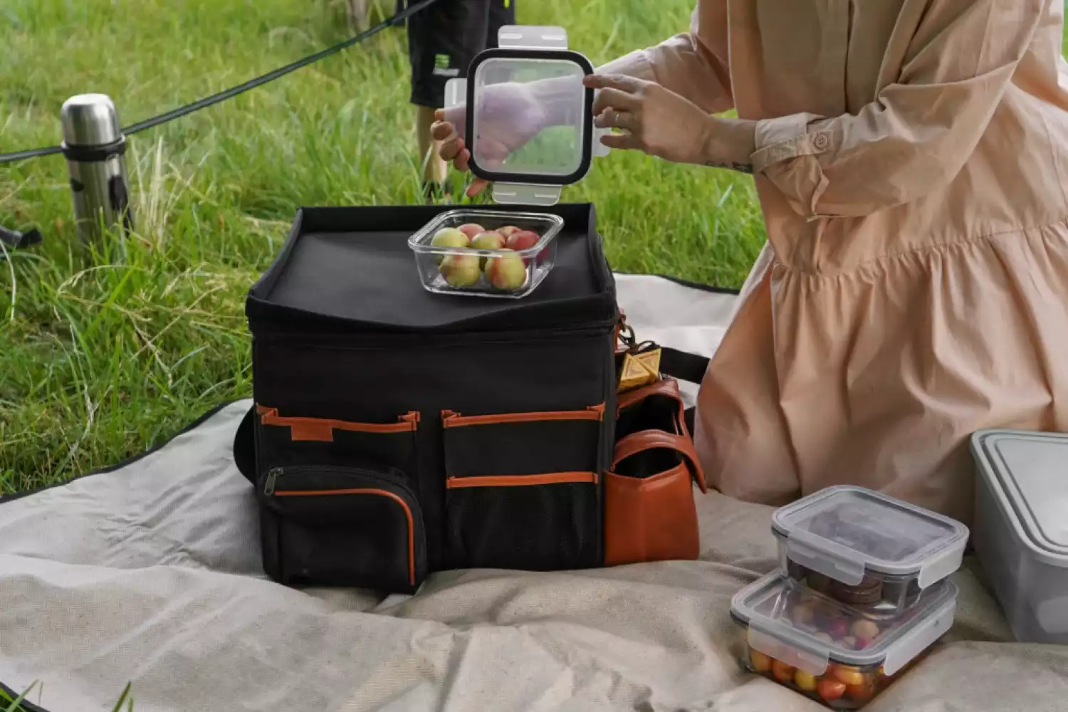 lightweight waterproof picnic blanket