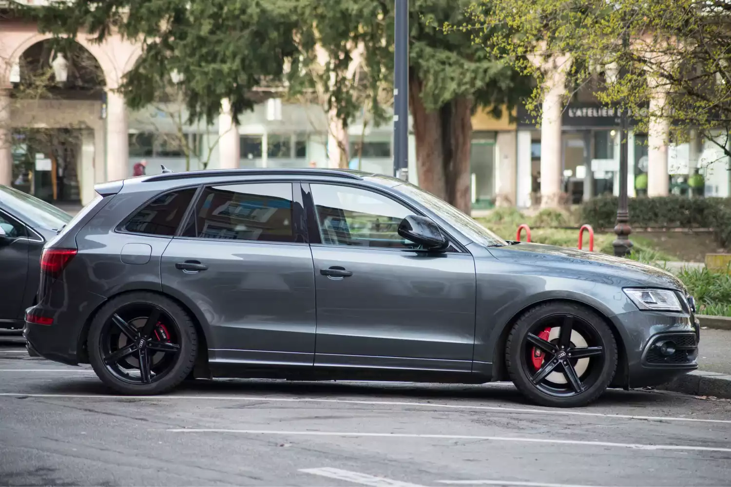 Audi Q5 organizer for road trip