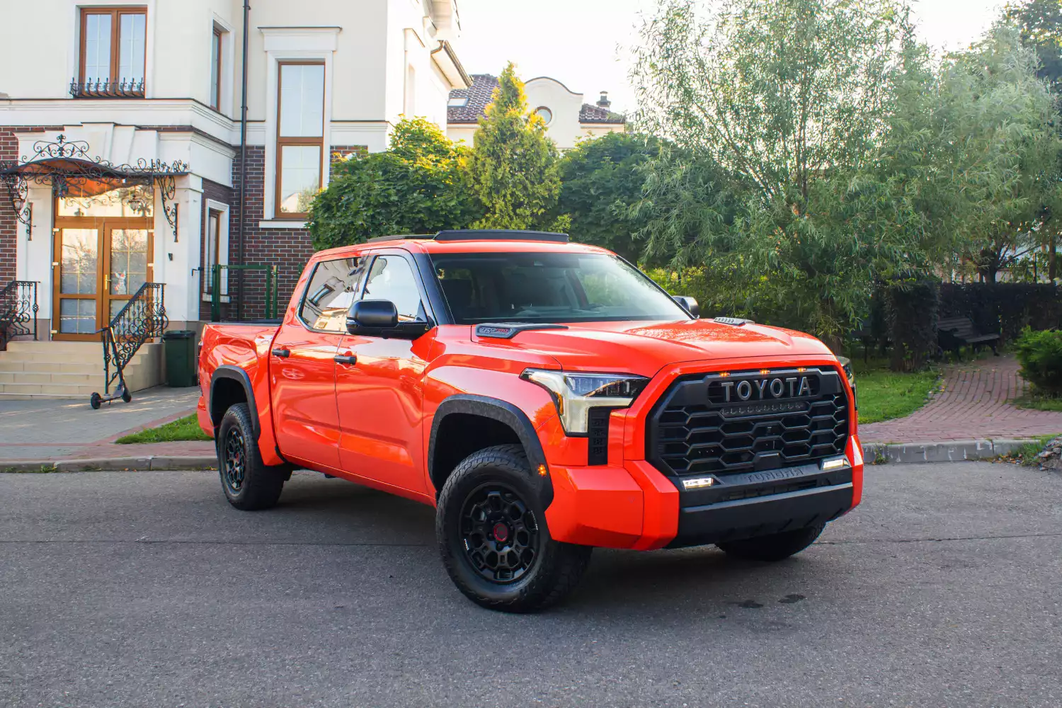 trash bin for Toyota Tundra